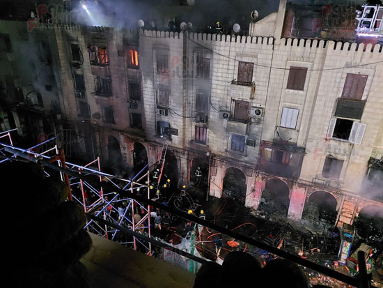 آتش سوزی مهیب در مجاورت مسجد امام حسین(ع) در قاهره+ فیلم و تصاویر