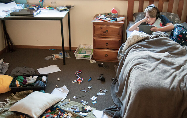 مادران «فداکاری» که نوجوان را «اهمال کار» بار می‌آورند