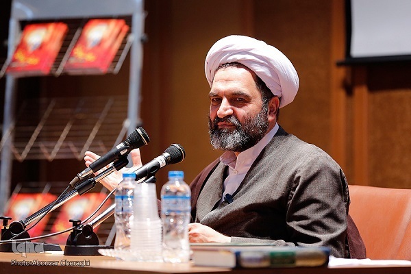 عارف حقیقی نسبت به ظلم در جامعه سکوت نمی‌کند