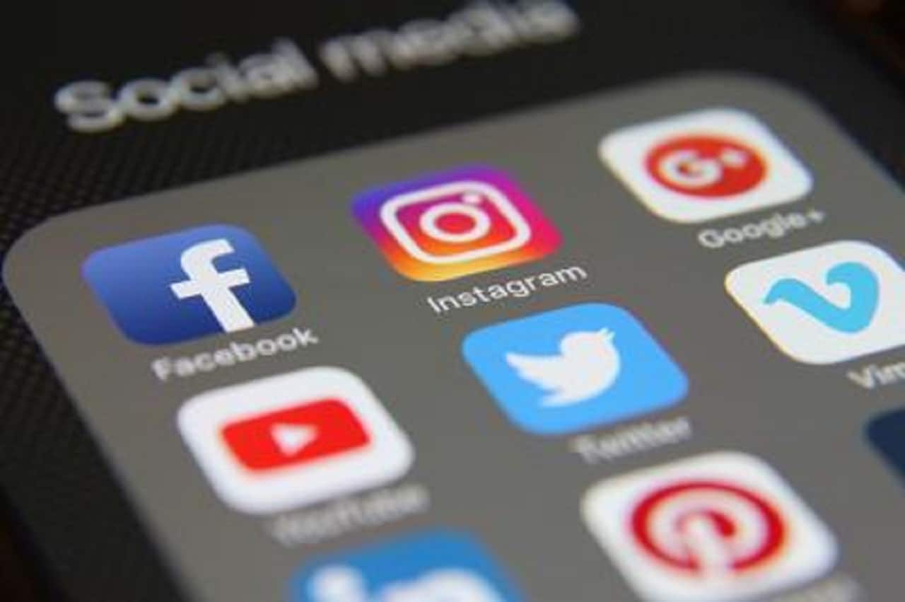 تاثیر فضای مجازی در جعل هویت‌های جدید