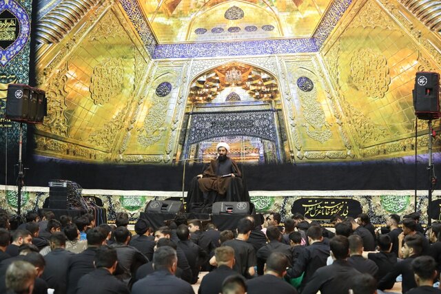 محاسبات مادی عامل عدم همراهی با ولی و امام زمان(عج) است