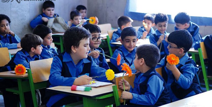 چطور دانش آموزان بیش فعال را سر کلاس بنشانیم؟