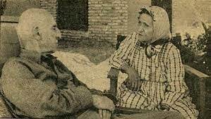 مصدق و همسرش در سال های پایانی عمر در احمدآباد