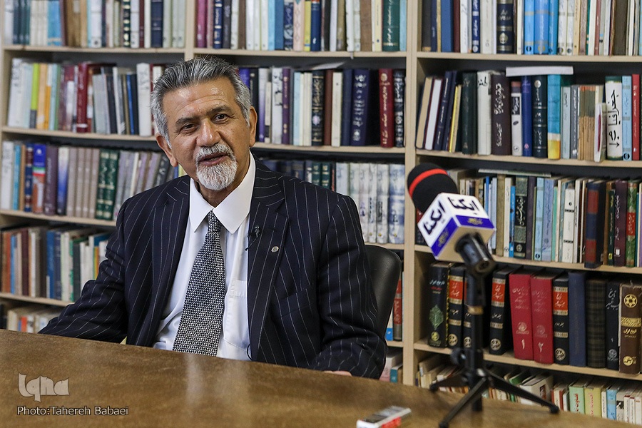 آیا حکیم طوس به تبعیض دینی باور داشت؟