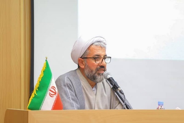 حجاب مسئله اصلی جامعه نیست/ دیدگاه امام(ره) درباره محارب