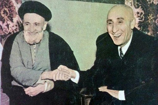 مصدق وصیت کرده بود که در ابن‌بابویه دفن شود ولی شاه نپذیرفت / سخنرانی پرشور آیت‌الله طالقانی در سالگرد فوت مصدق