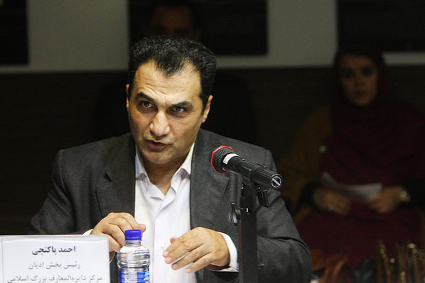 احمد پاکتچی: جنگ مفاهیم، گفتگوی بین قرآن و علوم انسانی را تهدید می کند