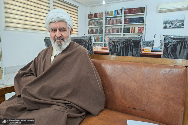 امام علاقه‌ نداشت جمهوری اسلامی شکل حکومت آخوندی پیدا کند