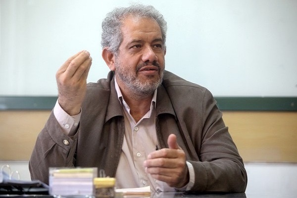 حاجی باید تبدیل به سوژه فعال اجتماعی شود