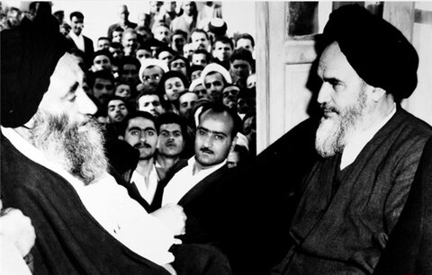 گریه آیت الله مرعشی و امام خمینی بر جنازه ساختگی در زمان رضاشاه