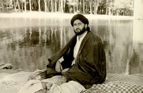 خاطره پیاده‌روی فرزند امام خمینی در اربعین با پای برهنه