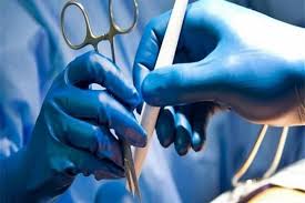 حکم انجام عمل جراحی زیبایی زنان توسط پزشک مرد چیست؟