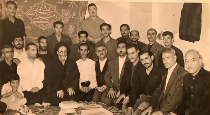 روایت خواندنی از شکل‌گیری هیئت مسلمیه | ماجرای کربلایی صادق و قالیچه‌های حسینیه چه بود؟