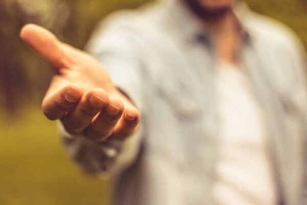 چرا باید در انفاق اول نیازهای والدین، فامیل را در نظر گرفت و بعد فقرا؟