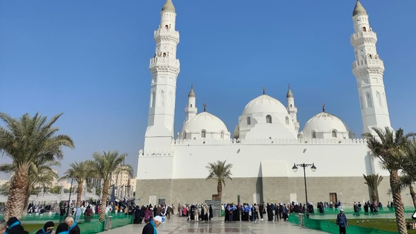 اینجا هر نماز به‌اندازه یک عمره می‌ارزد