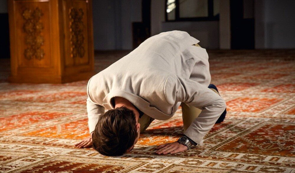 چرا یک نمازگزار دائما باید طلب هدایت کند؟