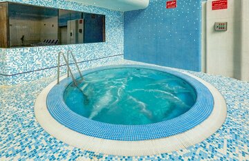 آیا در آب استخر و جکوزی میتوان غسل کرد؟