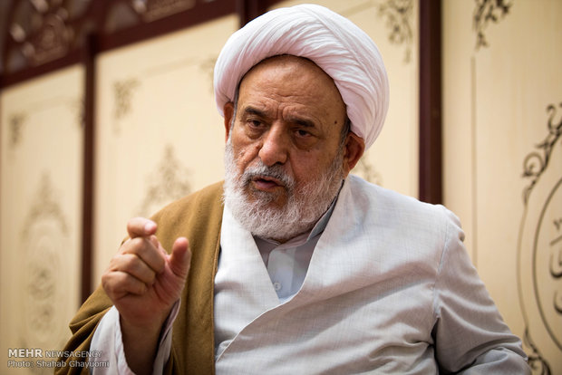 اگر ملتی، گناه ظاهر و باطن را کنار بگذارد خدا درهای برکت را باز می‌کند