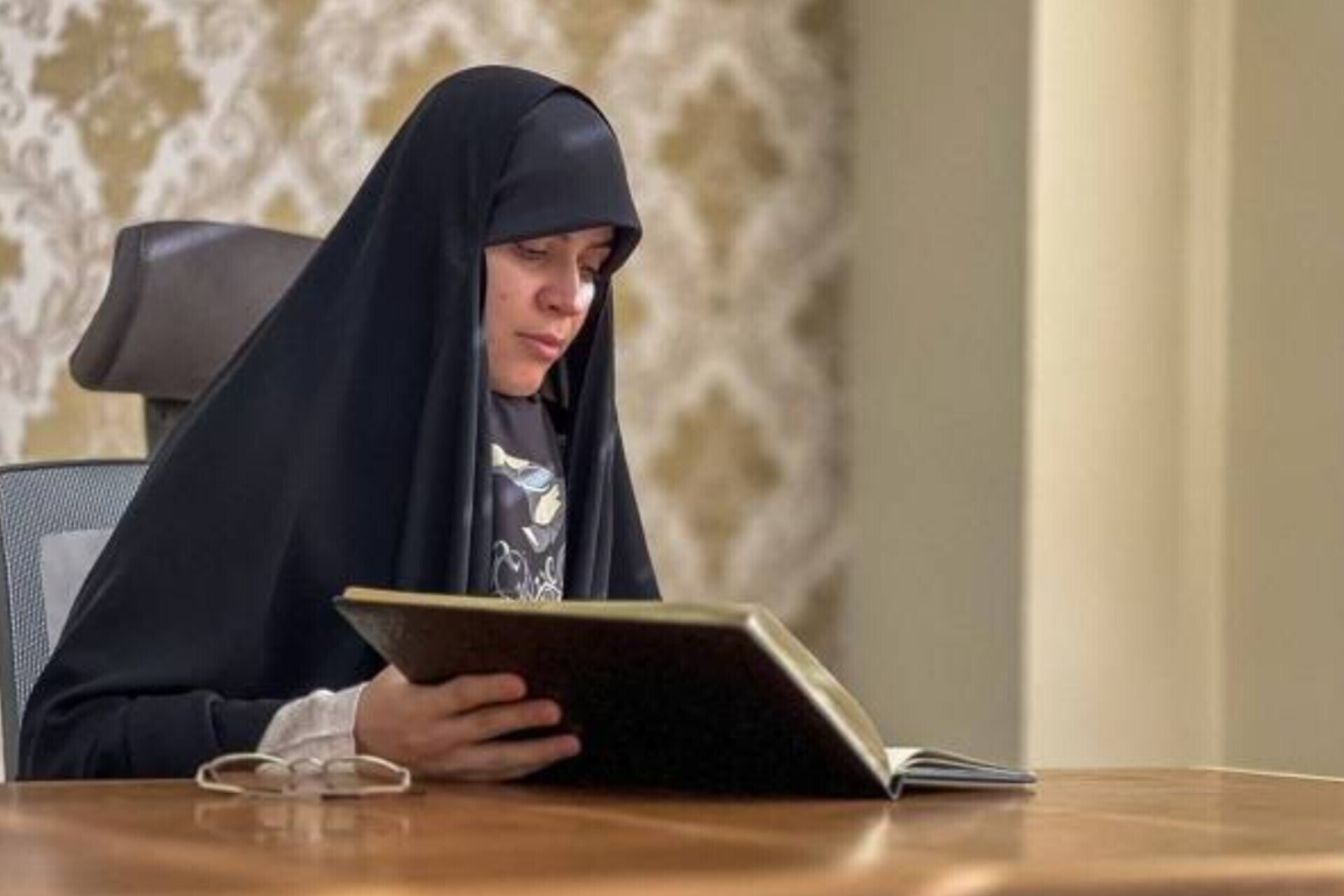 بشنوید| چگونه ایثار سالم را به کودکان بیاموزیم