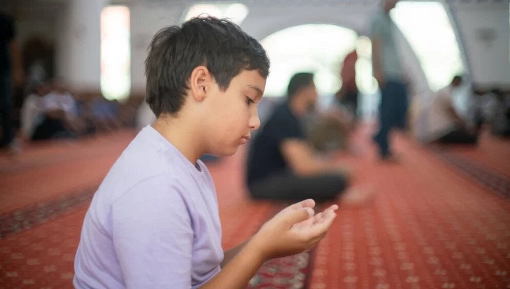 زنان و خانواده، ستون ترویج فرهنگ نماز هستند