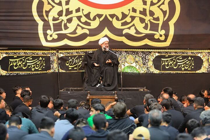 اشک بر سیدالشهدا(ع) کلید ورود به وادی رحمت است