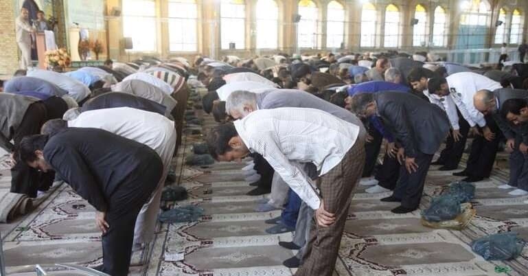 ریشه‌های تاریخی و فضیلت‌های صلوات و مصافحه بعد از نماز