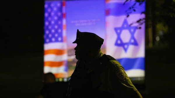 دشمن با این روش در جامعه نفوذ می‌کند!