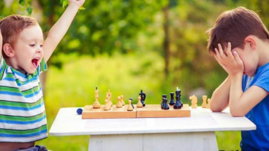 والدین به شکست‌ فرزند خود چه واکنشی باید داشته باشند؟