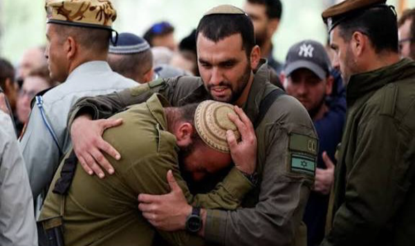 شکست دشمن قطعی است، فرار هم فایده‌ای ندارد