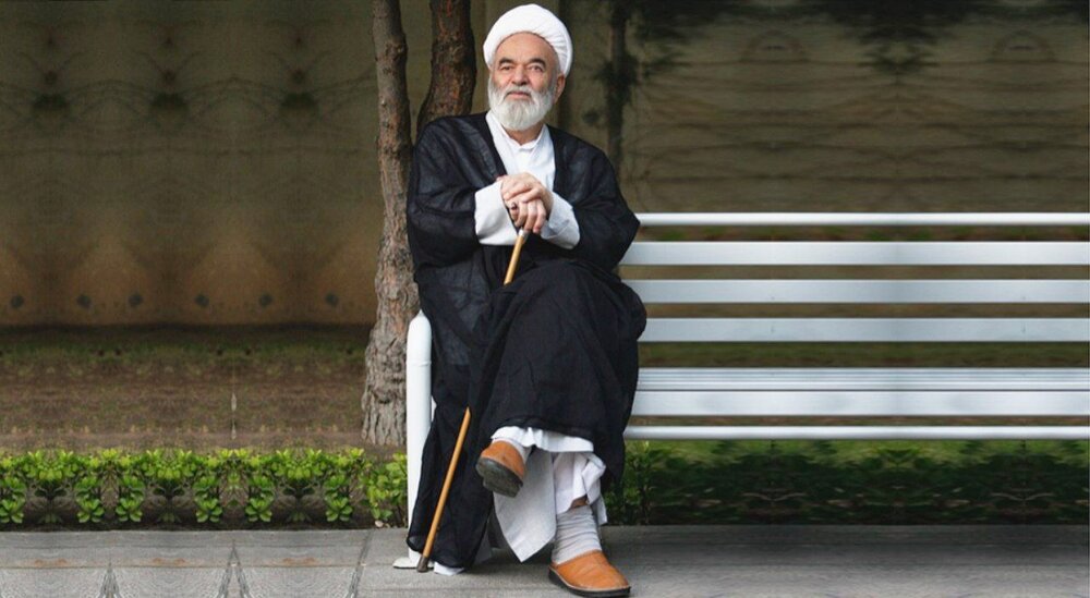 وقتی پول داری خدا هست، بی‌پول شدی خدا نیست؟