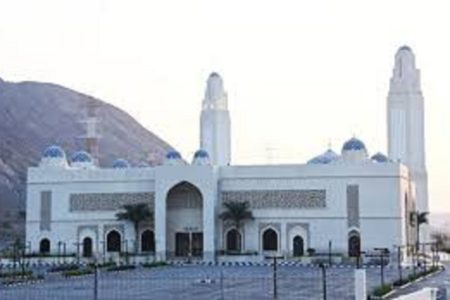 مسجد سلام بزرگ‌ترین مسجد شیعیان عمان