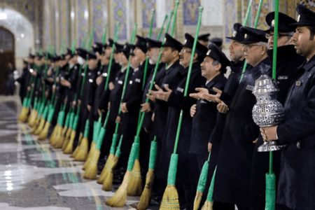 آیین جاروکشی حرم امام رضا(ع) را ببینید و لذت ببرید+ فیلم