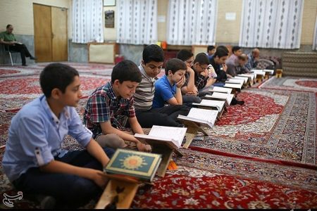 چرا معصومان(ع) حفظ قرآن را فراتر از یک عبادت فردی می‌دانستند؟