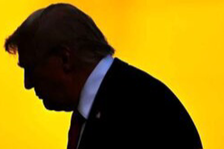 دشمن با این راهبرد نرم مردم را به انحراف می‌کشاند