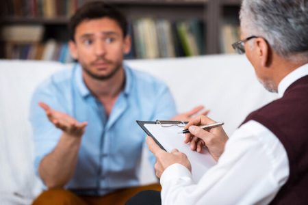 برخی توصیه‌های روان‌شناسان در تضاد با فرهنگ ایرانی است