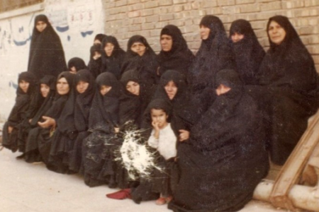 زنانی که با دست‌هایشان خون جنگ را پاک کردند