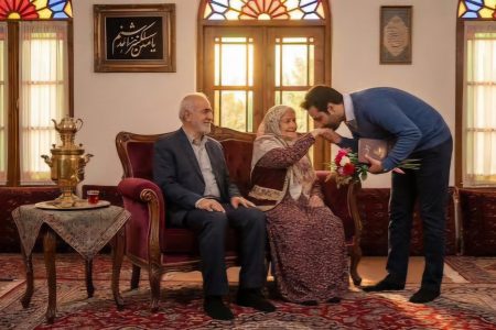 کسی که از پدر و مادرش سپاسگزاری نکند، خدا را شکر نکرده است