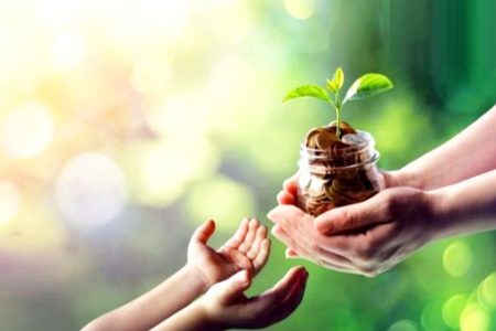 انفاق کن و از تنگدستی نترس