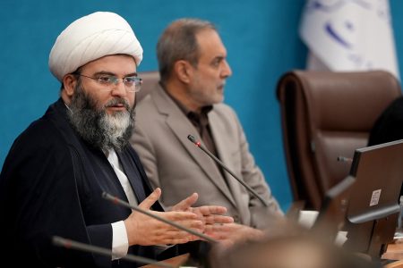 ۱۰ هزار مسجد در کشور داریم که ظرفیت حل گره‌های اجتماعی را دارند/ دشمنان به دنبال تغییر ذهنیت و ناامید کردن مردم ایران است