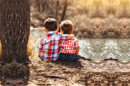 درس اخلاق | وظیفه‌ی ما نسبت به دوست خوب چیست؟