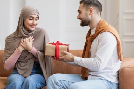 دین به زن و مرد می‌آموزد که «عشق» اصل است؛ باران تجسم عشق ابر به خاک