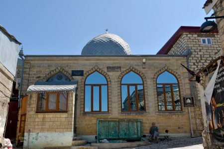 مسجدی در انتهای کوچه تاریخ؛ روایت نادیده‌گرفته از مسجد فاطمه‌الزهرا(س) در دربِنت داغستان روسیه