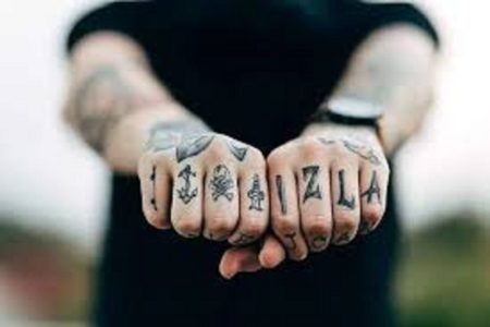 با تصمیم تتو زدن نوجوان چه باید کرد؟