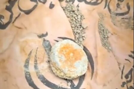 ببینید| کاوش پیکرهای چند شهید با شرایط خاص