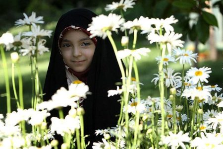 “فرزند؛ گل بهشتی که خانه و دل‌ها را نورانی و روشن می‌کند”