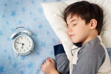 بشنوید| راهکارهای حل چالش بیدارکردن فرزند برای نماز