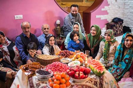 شب یلدا؛ فرصتی برای شادی مردم در روزگار سخت