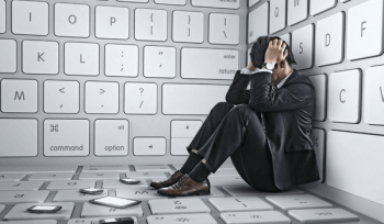 رفتار عصبی کاربران وابسته در آینهٔ قطع اینترنت