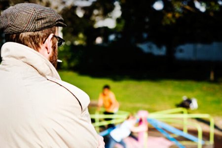 امنیت کودک در دنیای امروز؛ آموزش صحیح برخورد با غریبه‌ها