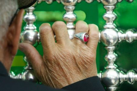 آیا یاری جستن از امامان و پیامبران شرک است؟